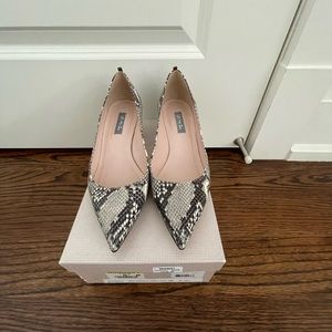 SJP cute and comfy slip on low heel